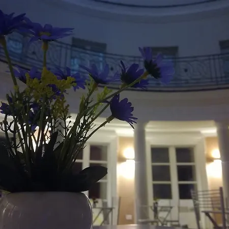 Terme Neronensis 4* يوتْسْوولْ