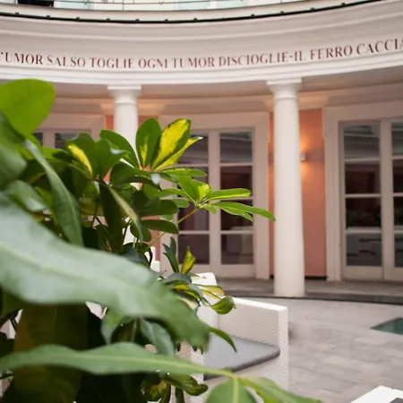 Terme Neronensis 4* يوتْسْوولْ